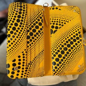 Brand New LV Kusama Insolite wallet with yellow waves design